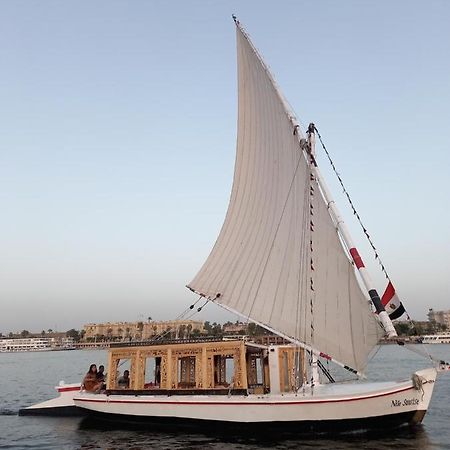 Nile Sunrise Felucca Boat Private Rental Luxor Exterior foto