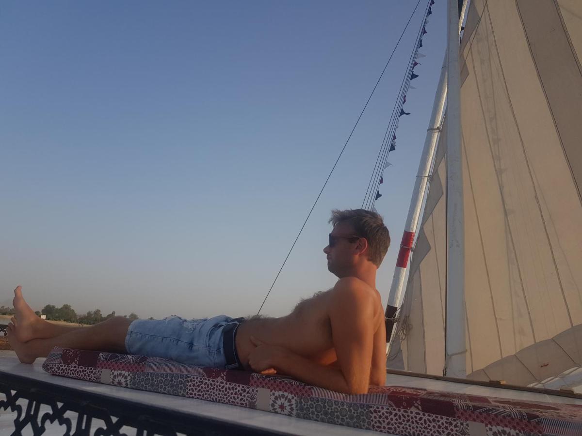 Nile Sunrise Felucca Boat Private Rental Luxor Exterior foto
