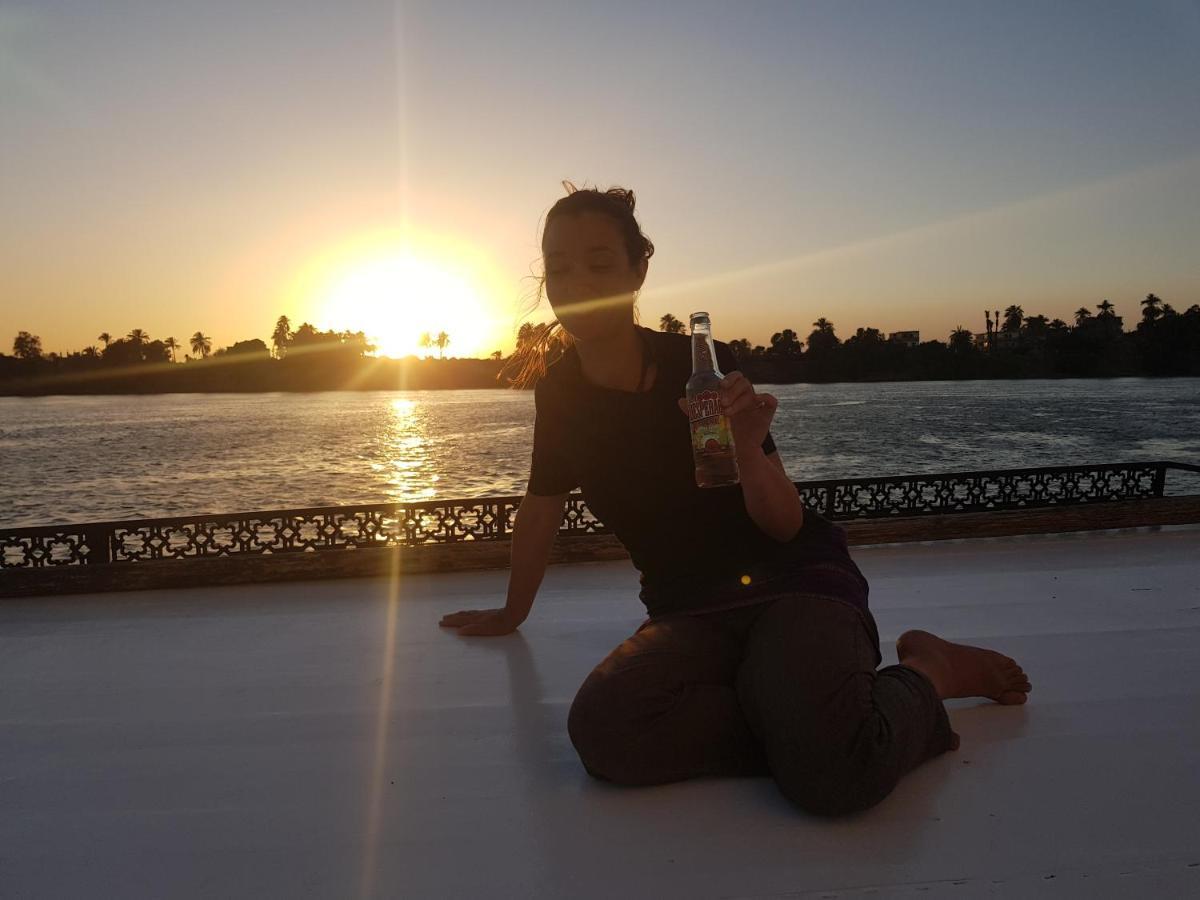 Nile Sunrise Felucca Boat Private Rental Luxor Exterior foto
