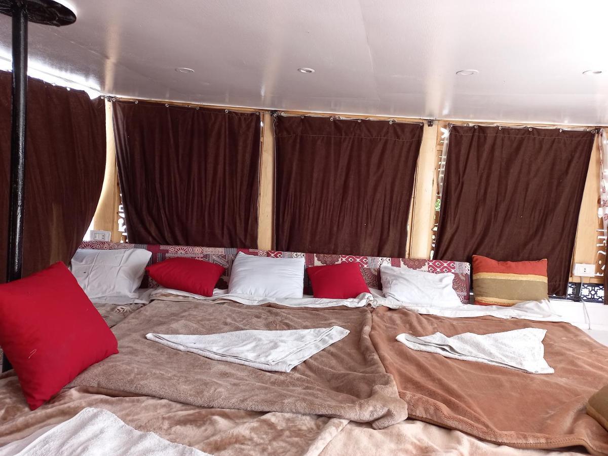 Nile Sunrise Felucca Boat Private Rental Luxor Exterior foto