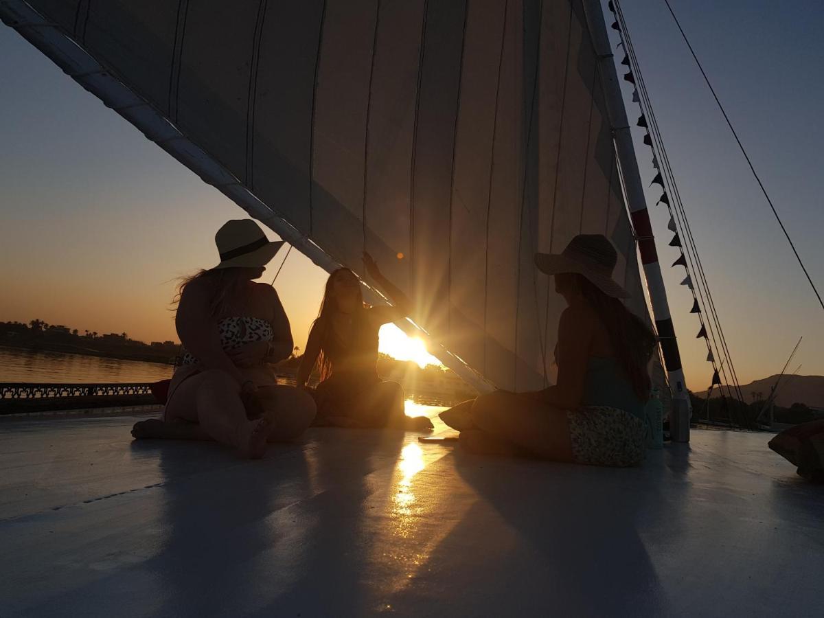 Nile Sunrise Felucca Boat Private Rental Luxor Exterior foto