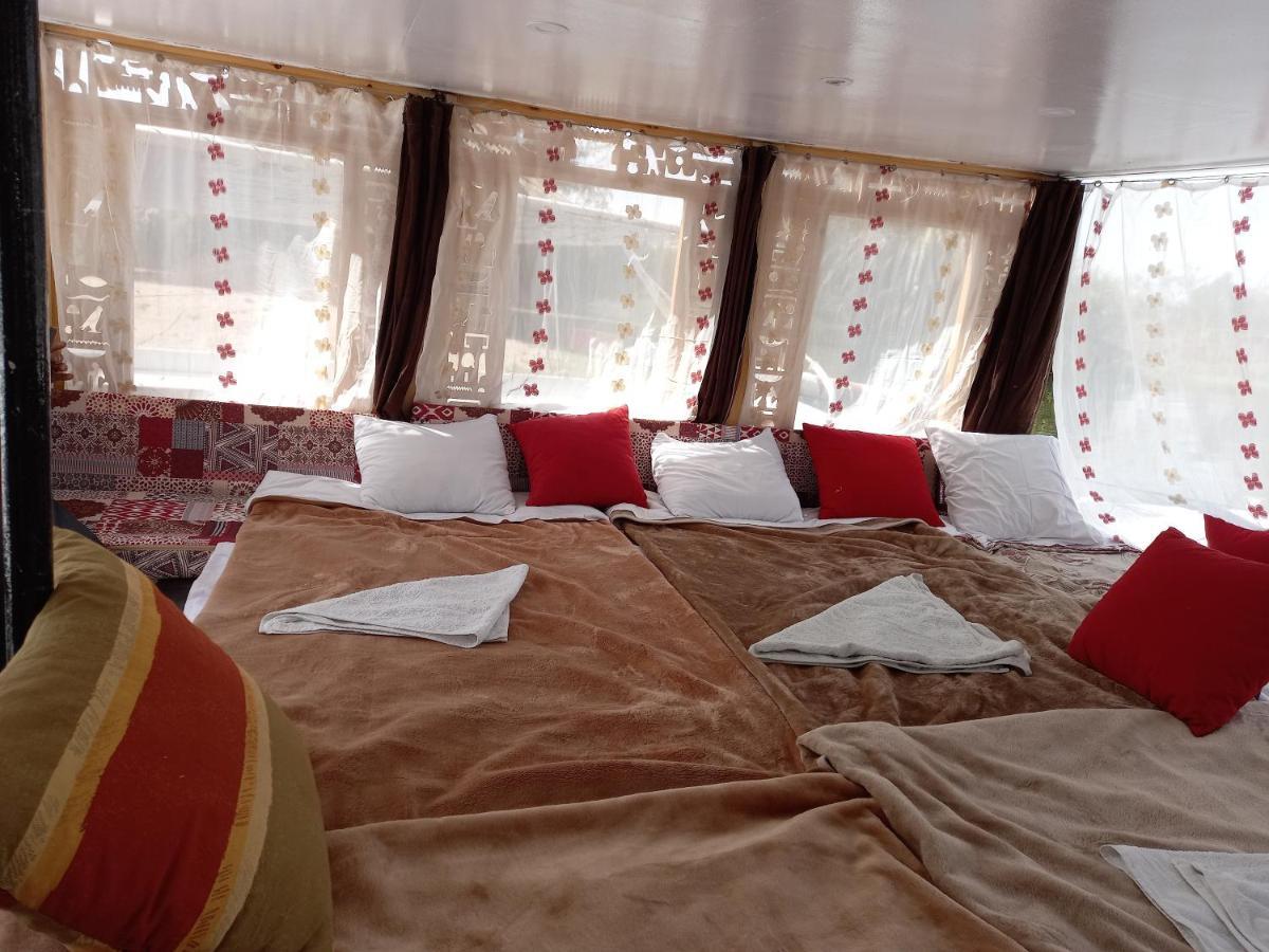 Nile Sunrise Felucca Boat Private Rental Luxor Exterior foto