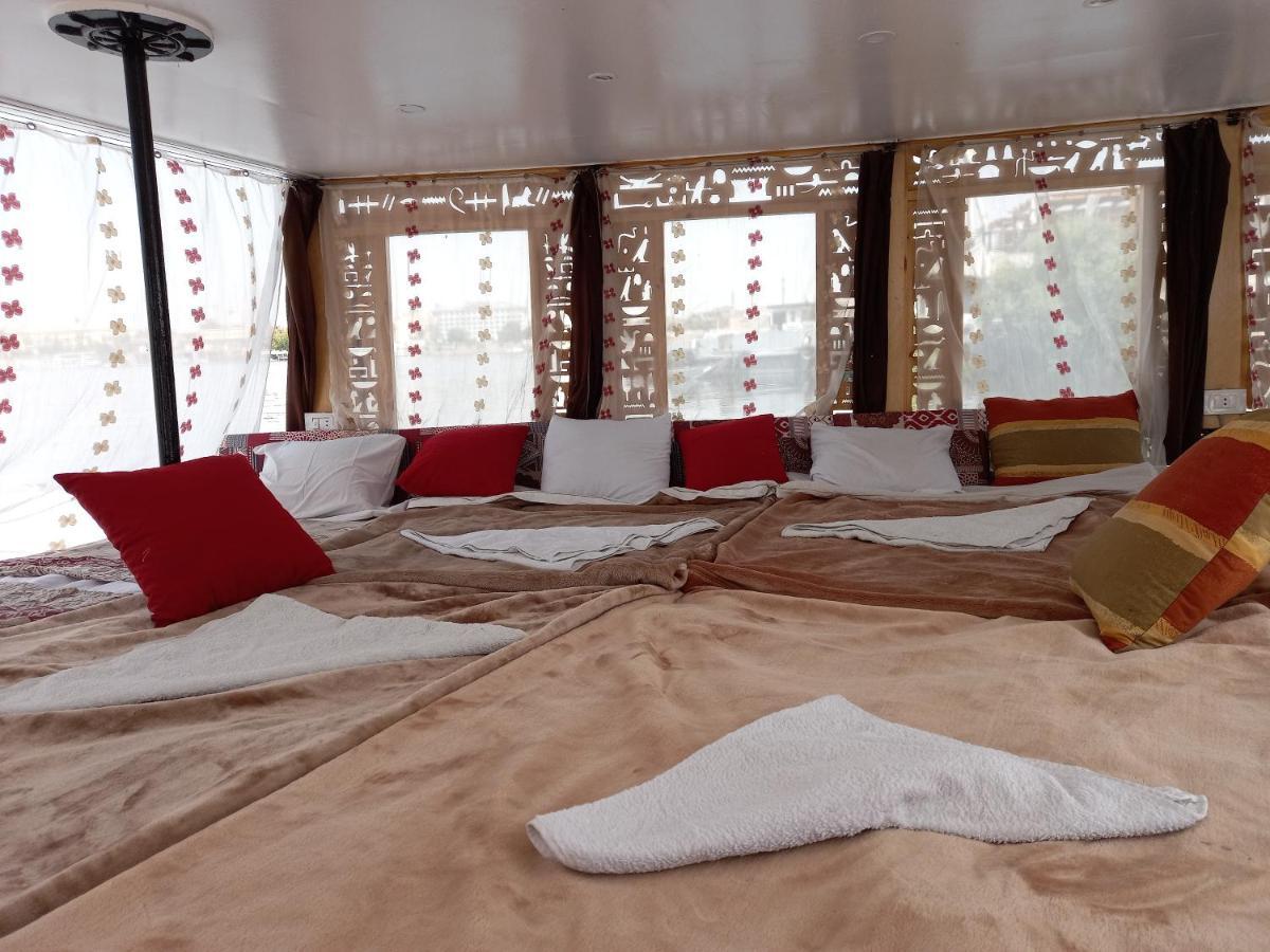 Nile Sunrise Felucca Boat Private Rental Luxor Exterior foto