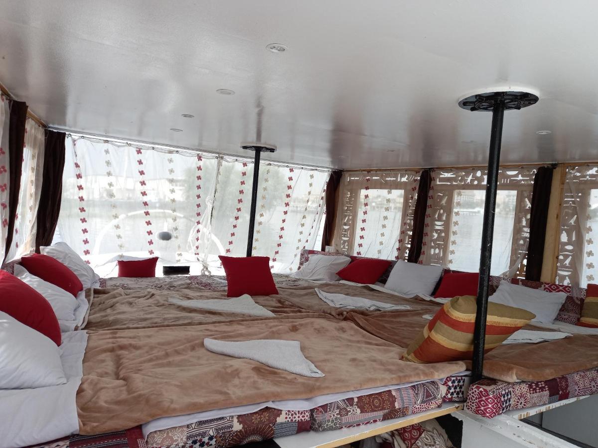 Nile Sunrise Felucca Boat Private Rental Luxor Exterior foto