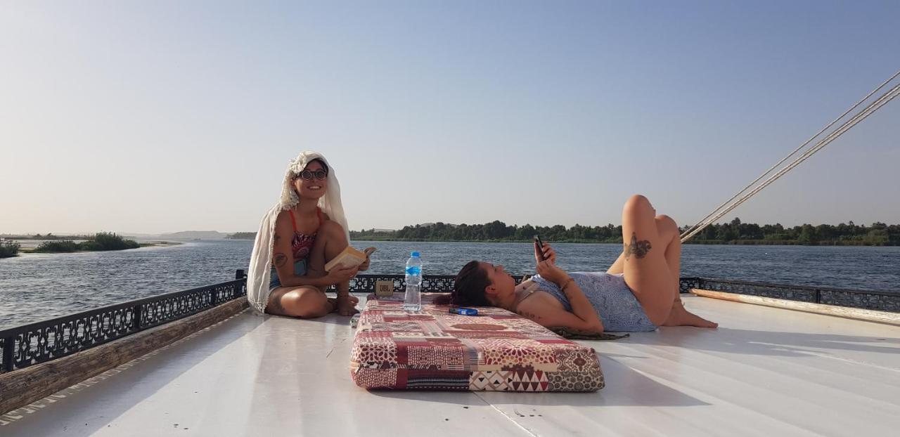 Nile Sunrise Felucca Boat Private Rental Luxor Exterior foto