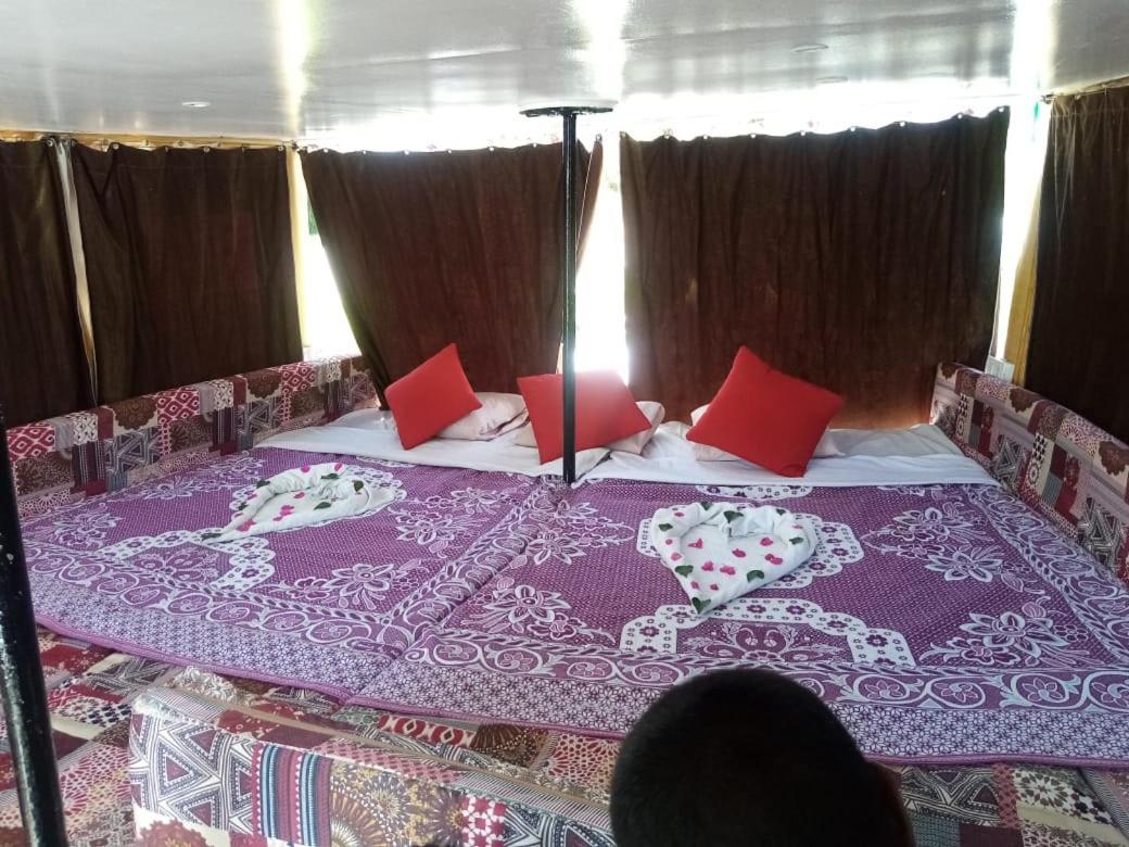 Nile Sunrise Felucca Boat Private Rental Luxor Exterior foto