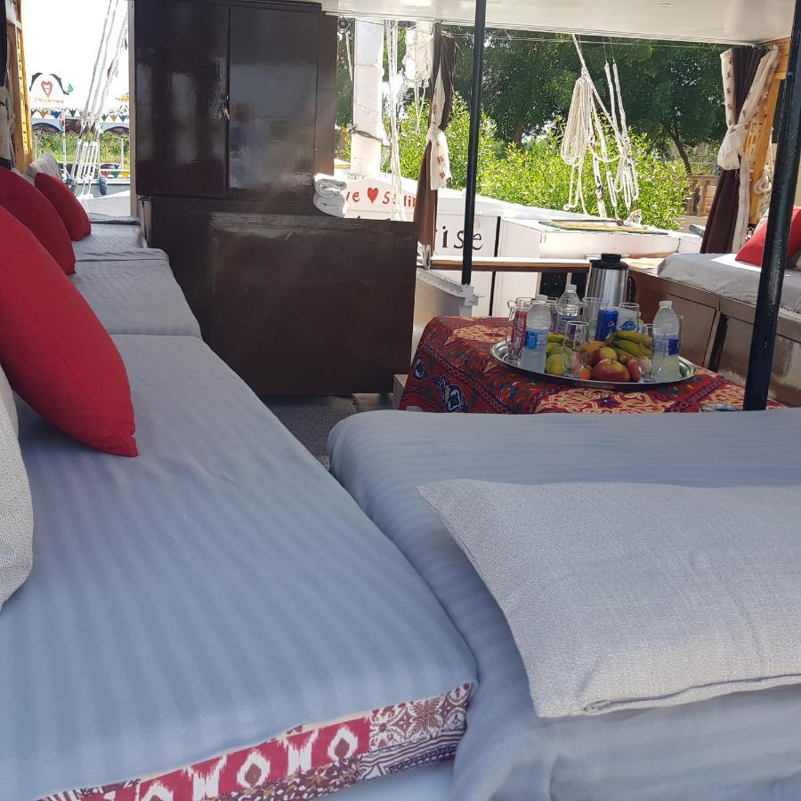 Nile Sunrise Felucca Boat Private Rental Luxor Exterior foto