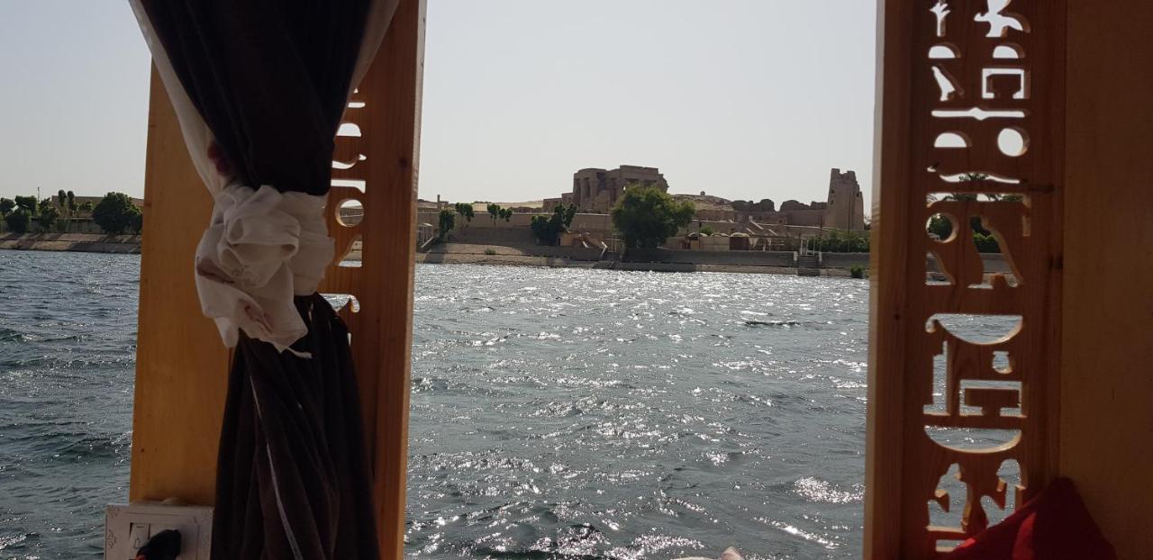 Nile Sunrise Felucca Boat Private Rental Luxor Exterior foto