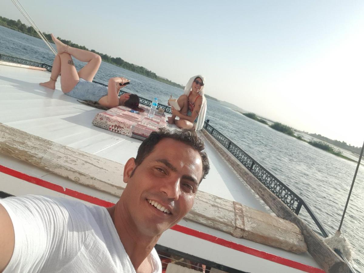 Nile Sunrise Felucca Boat Private Rental Luxor Exterior foto